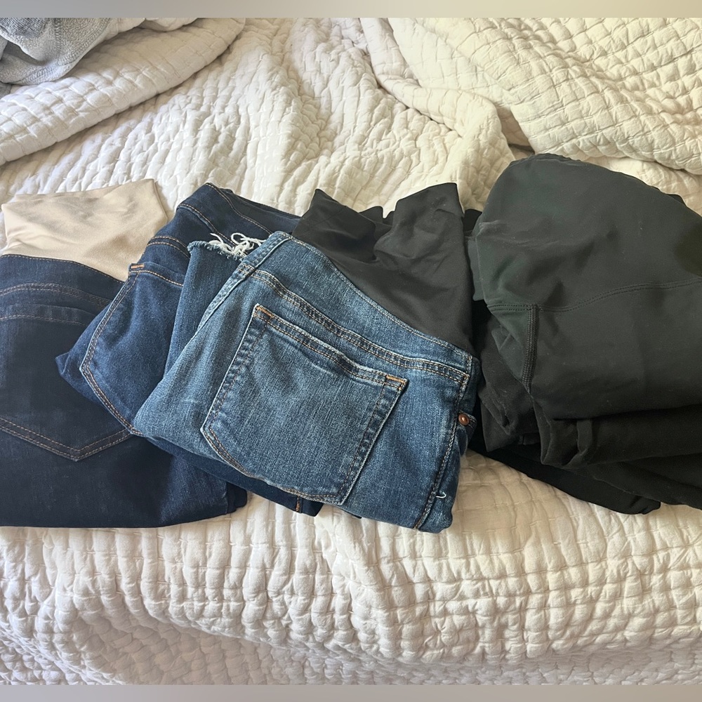 Lot of 10 pieces of petite maternity pants and leggings